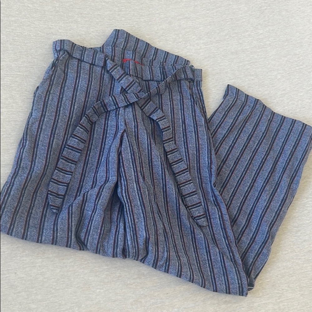 Mid rise pinstripe women’s pants size 4